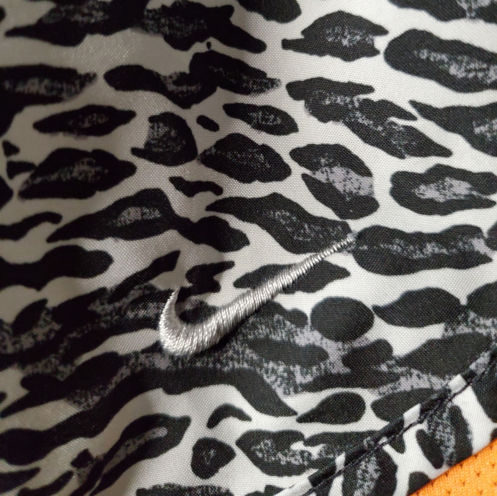 Nike Running Shorts - Picture 2 of 6